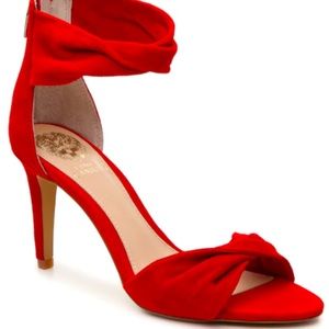 VINCE CAMUTO RED SUEDE 🍒